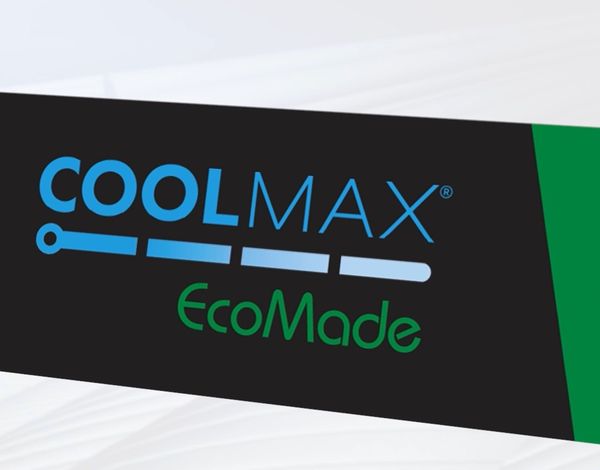 Bild des COOLMAX EcoMode Logos auf einem schwarzen Hintergrund. Das Logo besteht aus dem Schriftzug "COOLMAX" in blauer Schrift, darunter eine stilisierte Kühltechnologie-Darstellung, und den Worten "EcoMode" in grüner Schrift. Der Hintergrund ist schwarz mit einer grünen vertikalen Streifenleiste auf der rechten Seite.
