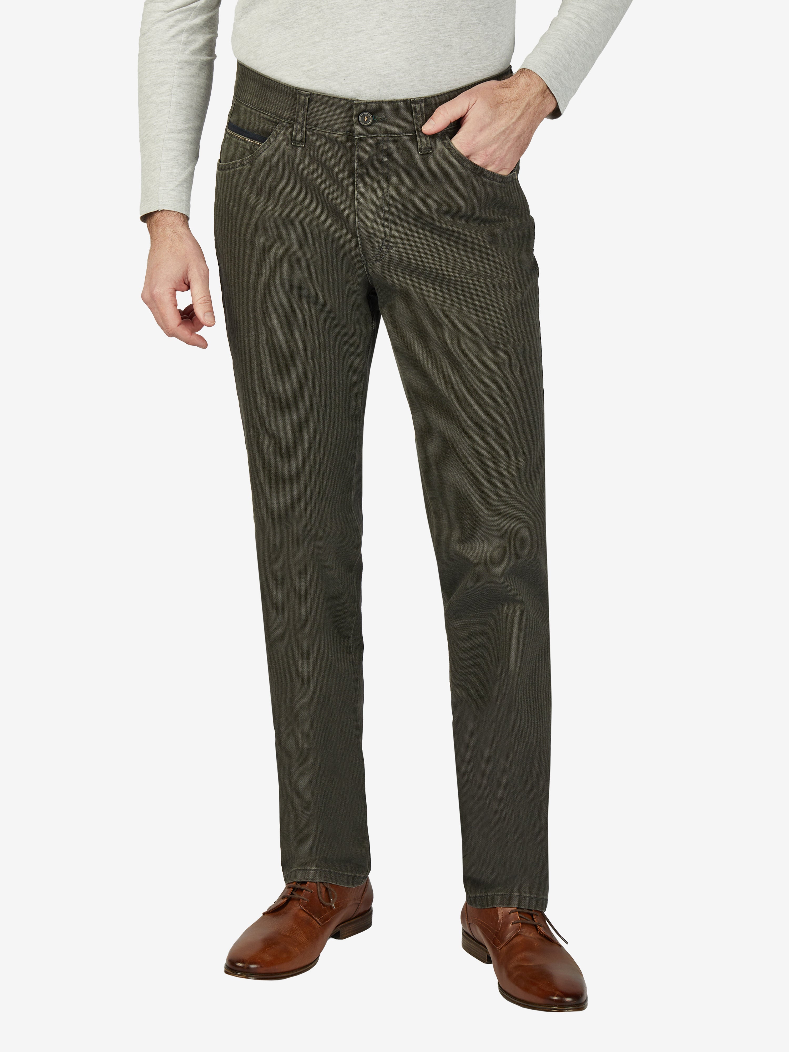 Hose MARVIN 7611 in Steingrau, mit elastischem Comfortbund, Hemdstopper, modifizierte 5-Pocket-Design, aus hochelastischer Baumwolle mit maskulinem Struktur-Print, Regular Fit, normaler Leibhöhe, schlankes Bein, hergestellt von Club of Comfort für Herbst/Winter.