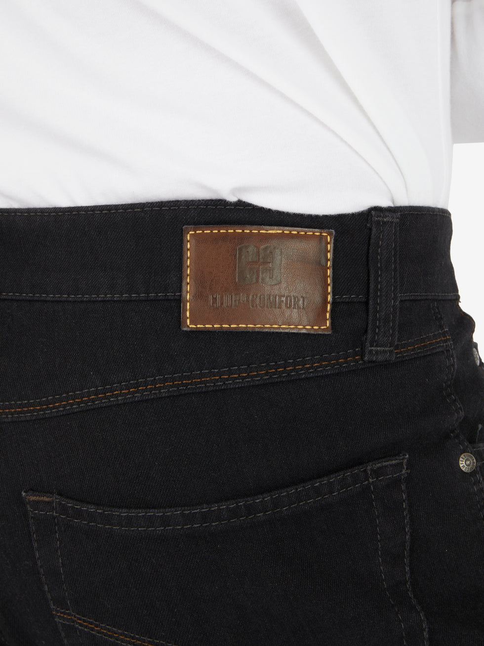 Hose von Club of Comfort in Anthrazit, Modell HENRY-Z7054, 6-Pocket Style mit elastischem Doppelstoffbund und Hemdstopper. Mit separater "Mobile Pocket" in der rechten Vordertasche für Smartphone. Aus hochelastischem Bi-Stretch-Denim, formstabil durch T400-Beimischung, normaler Sitz, schlankes Bein, leicht und komfortabel.