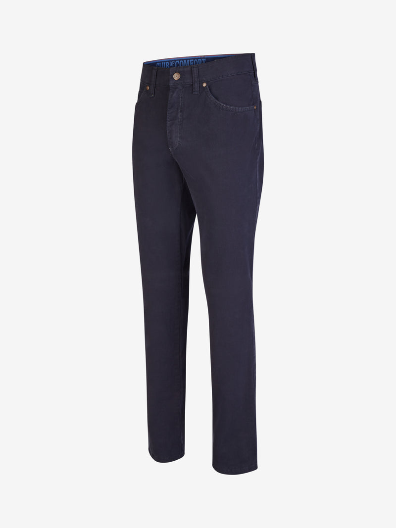 Dunkelblaue HENRY 8070 Damenhose von Club of Comfort mit 6-Pocket-Design, elastischem Doppelstoffbund, Hemdstopper und separater Mobile Pocket in der rechten Vordertasche, aus bi-elastischer Baumwolle mit softem Griff, normaler Leibhöhe, schmalem Bein, regulärer Passform, geeignet für Ganzjahres, mit 360° Stretch, Made in Green by Oeko-Tex.